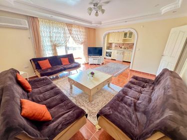 Alanya Mahmutlarda 2+1 Eşyalı Denize 200m Satılık Daire