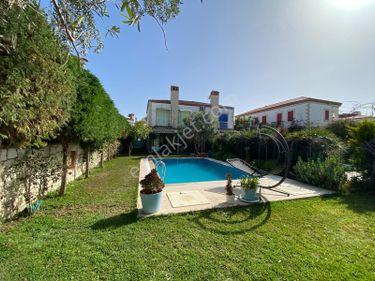Alaçatı Hacımemiş'de Kiralık Müstakil Havuzlu Müstakil 4+1 Lüks Taş Villa