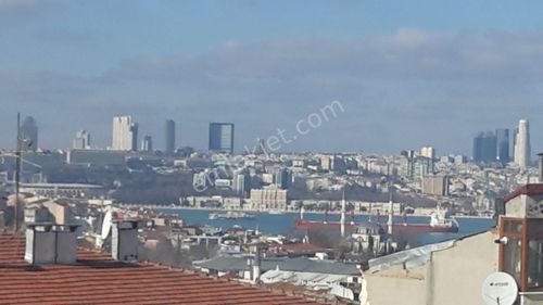 Bogaz Ve Dolmabahce Sarayı Manzaralı Daıre Satılık