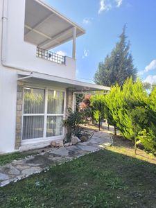 Havuzlu Site İçerisinde Bahçeli Dubleks Villa