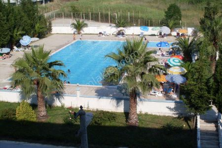 Çınarcık-koru Mevkinde Olimpik Havuzlu Ecekent Sitesin'de Satılık Daire