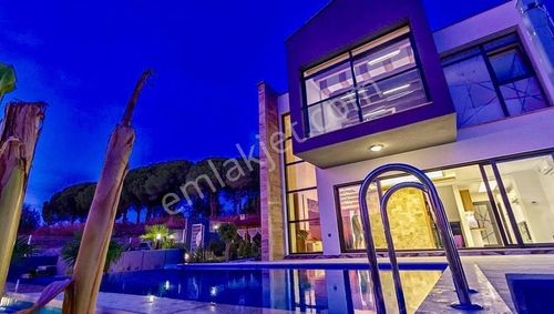 7/24 Güvenlık-manzara-özel Havuz/otopark-bahçe-merkezi Sıstem-ultra Lüx-tamamı Müstakil