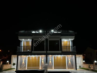 Didim Sağturda Denize 700 Mt. 3+1 Ayrı Mutfak Havuzlu Lüx Villa