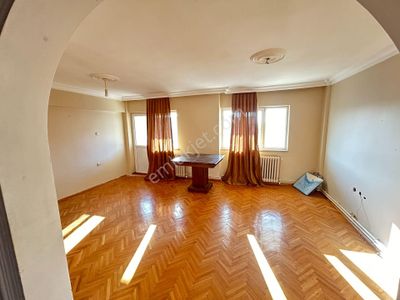 3+1 En Üst Kat Geniş Kiralık Daire