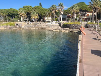 Çeşme Ilıca Ardıç'ta Satılık 4+1 Tripleks Villa