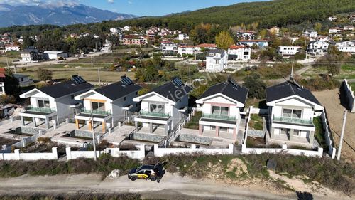 Goldhouse Dan Satılık Villa Mükemmel Konumda Bahçeli 4+1