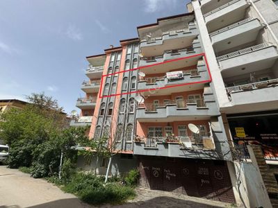 Meydan Mahallesinde Satılık Kaçırılmayacak Fırsat 3+1 Daire