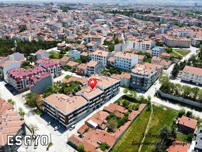 Esgyo'dan Bursa Cad. Yakını Yerden Isıtma Özel Garajlı 3+1 Daire