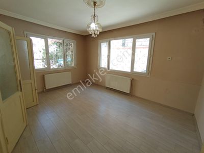 Karabağlar Eserkent Merkezde 3+1 125 M2 Doğalğazlı Kiralık Daire