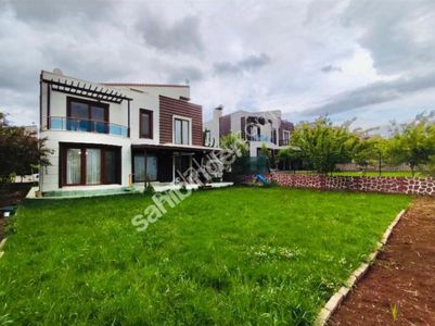 Konut-Villa