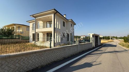 Konut-Villa