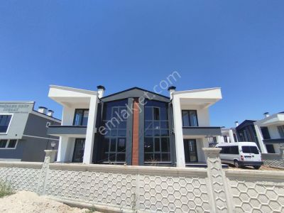 Konut-Villa