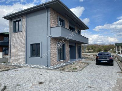 Konut-Villa