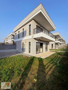 Konut-Villa
