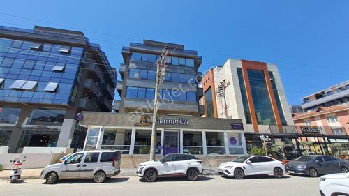 İşyeri-Plaza Katı