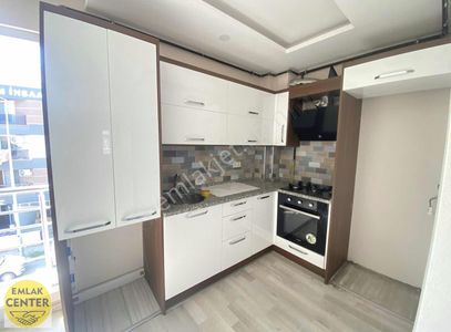 Emlak Center'dan İstasyon Civarında 2+1 Ara Kat Satılık Daire