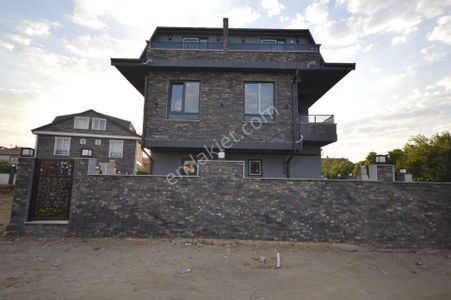 Konut-Villa