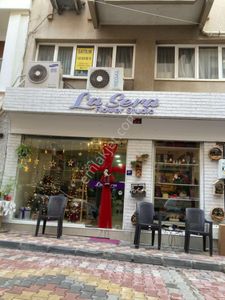 Hayri Avcıoğlu Gayrimenku'lden Kuaförler Sokağında Satılık Dükkan