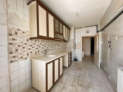 Koza Emlak'tan Plevne Mahalesinde Ara Katta Güney - Ön Cephe De 3+1 Satılık Dairee