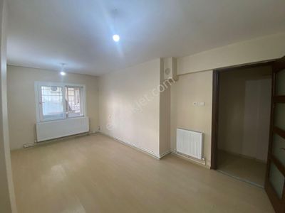 Acill Buca İşçievleri Barış Mah.de 2+1 80m2 Ayrı Mutfak Dgazlı Satılık Daire