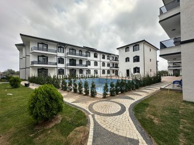 Havuzlu Sıfır Sitede Mutfak Ayrı 2+1 Kiralık