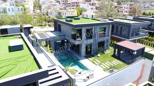Kuşadasında Satılık Avangarte Özel Tasarım Müstakil Villa