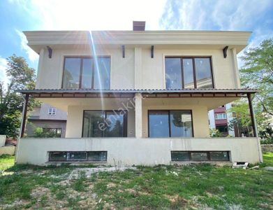 Konut-Villa