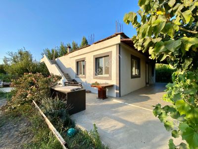 Kuşadası Kirazlı Köyü'nde Bahçeli Müstakil Satılık Ev
