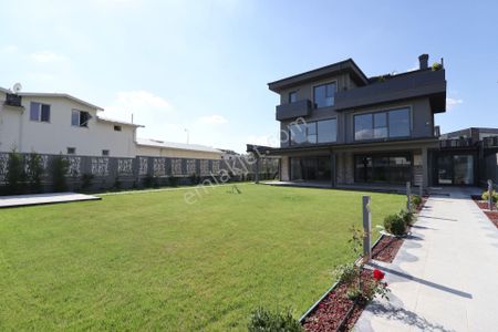 Cb Vizyon Sıtkı Şimşek'ten Site İçi Lüks Yapılı Sıfır Villalar