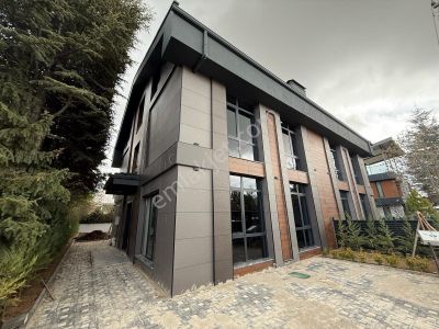 İncek Tek Yapı'da 5+1 Ultra Lüks Sıfır Tripleks Villa Emsalsiz