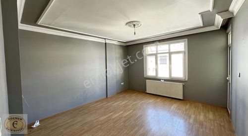 Sultanbeyli Turgut Reis'te Satılık 2+1 Geniş Daire