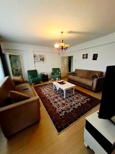 İstiklâl Mahallesinde Satılık 3.kat 3+1