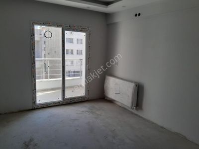 🏡cengiztopel Mahallesi 🏡 ✅2+1 M2 60 3 Katlınım 3 Katı ❇️kombi Petekli