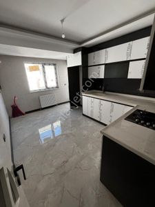 Yenikent Fevzi Çakmak Mah.de 3+1 Full Yapılı Ön Cephe Bağımsız Satılık Daire