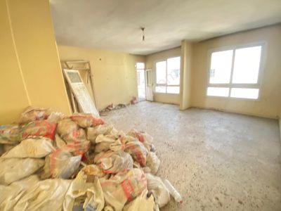 Prestijden Nusratiye'de Cadde Üzeri Ayrı Mutfak Asansörlü 2+1