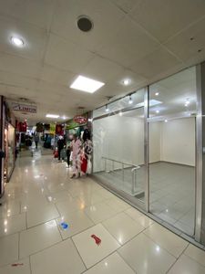 Ezberciler İş Merkezinde Satılık Mutfaklı Dükkan