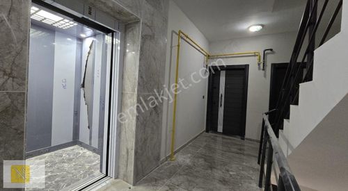 Nş Gayrimenkul'den Satılık Geniş 1+1 Daire!