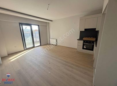 Bornova Tuval Yapı Da Büyük Tip Satılık 1+1 Daire