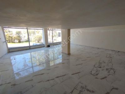 Aydınlıkevler Mah. İçi Sıfır Yapılı Kiralık Dükkan/işyeri