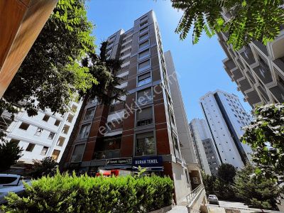 Ali Nihat Tarlan Caddesi Üzerinde Prestijli Binada 2+1 Net 75m²