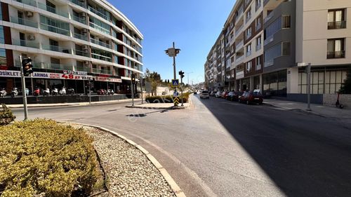 Ticari Potansiyeli Yüksek Köşe Konumda 170 M² Satılık Dükkan