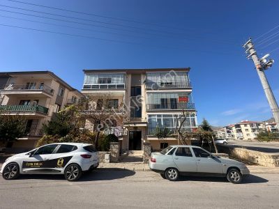 Afyon Üçok Emlaktan Kanlıca Mah Satılık Arakat Bakımlı 2+1 Daire