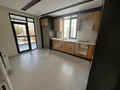 İpek Taksi Üstü Yunus Market Etrafı 3+1 Sıfır Arakat Ön Cephe