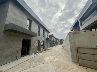 Pogadan Aden Twıns Villalarında Keyifli Villa