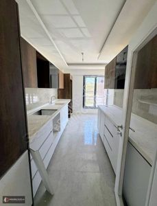 Yatay Mimari//sıfır Lüks//giyinme Odalı Dairemiz Satıştadır.