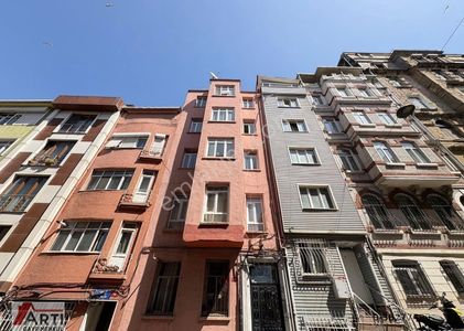 İşyeri-Apartman Dairesi