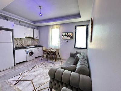 Eşyalı+cadde Üzeri-mecidiyeköy Meydan 10dk Arakat-düz Ayak 1+1