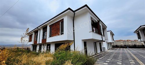 Konut-Villa