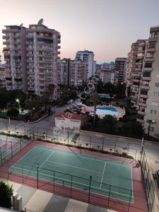 Alanya Mahmutlar'da Deniz Manzaralı Site İçerisinde Satılık Eşyalı 1+1 Daire