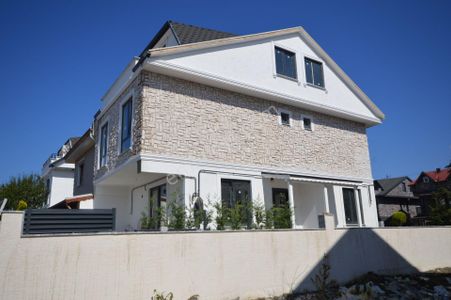 Konut-Villa